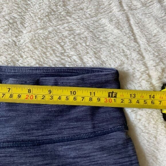 Lululemon Navy Cropped Athletic Leggings - Picture 6 of 8